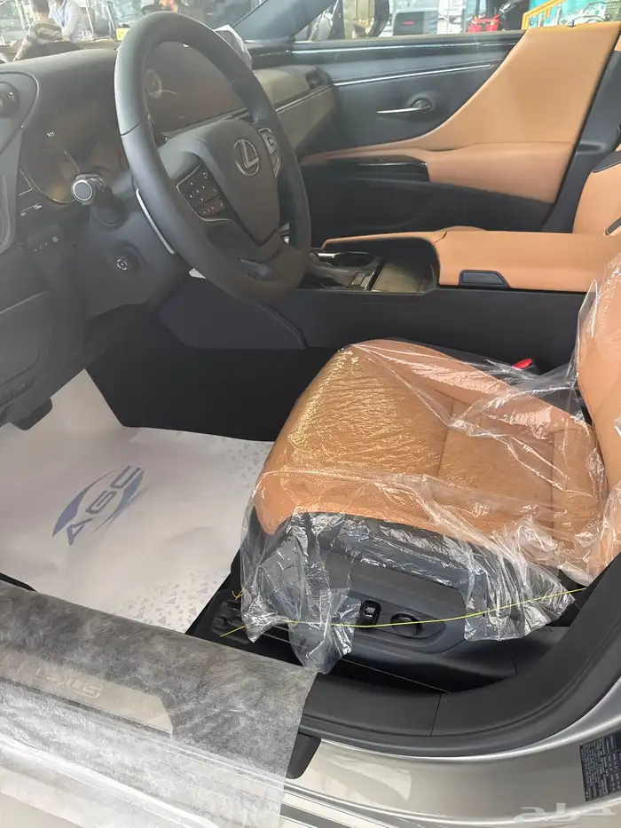 لكزس ES250 بنزين موديل 2025 4