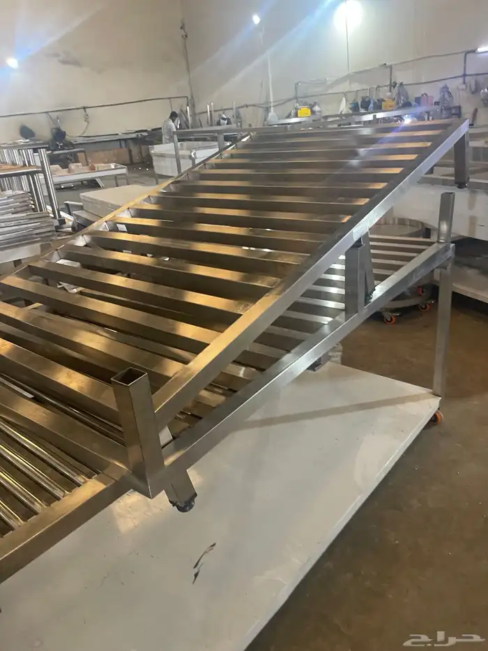 استيل  تفصيل  ثلاجات  رفوف  استاند  طاولة  دولاب  هود عربية 3