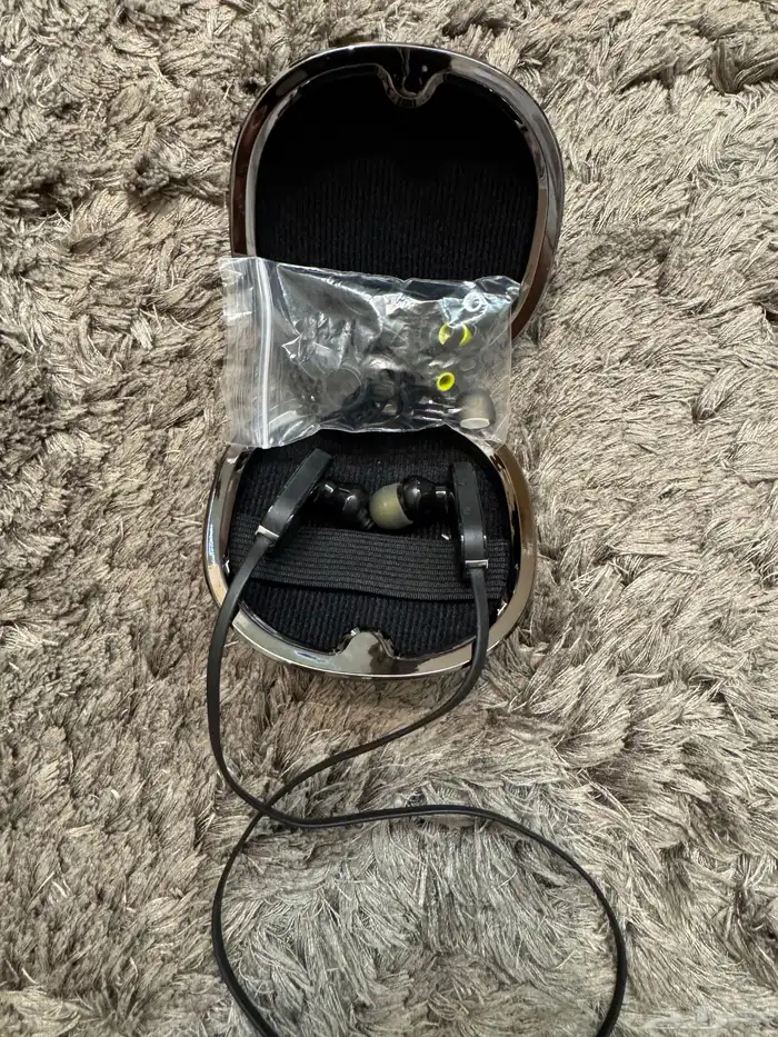 مجموعة ساعات وساعه ابل وسماعة بلوتوث 22