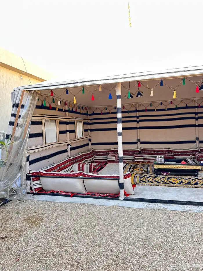خيمة الصقور 0