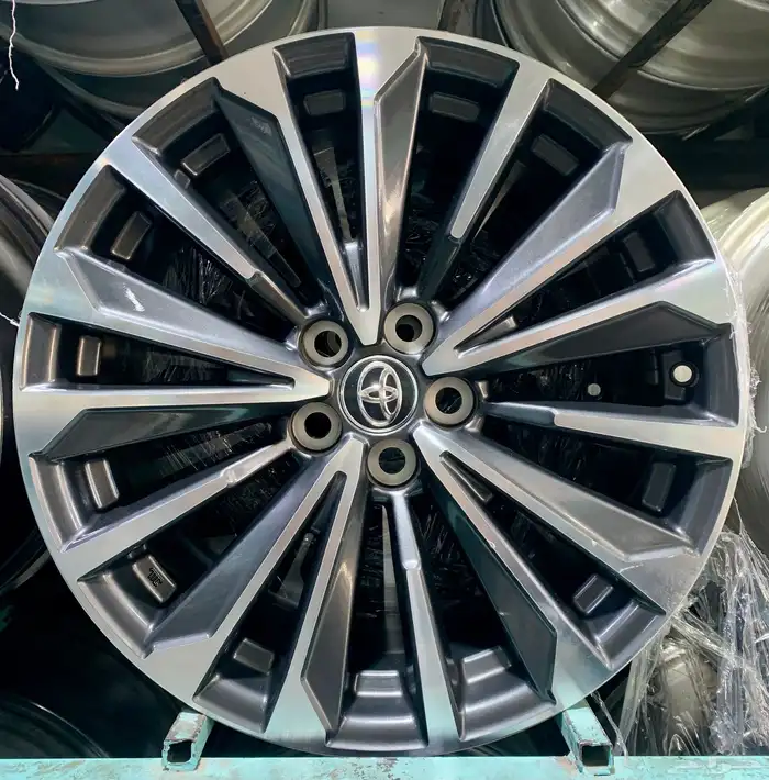 جنوط كورولا 2024 مقاس 17 اصلية وكالة 0