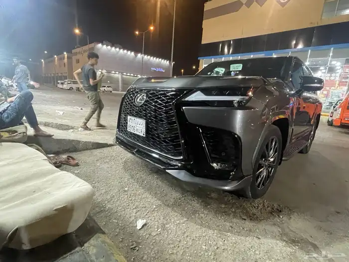 ترهيم لكزس اف سبورت من 2023 الى 2024 1