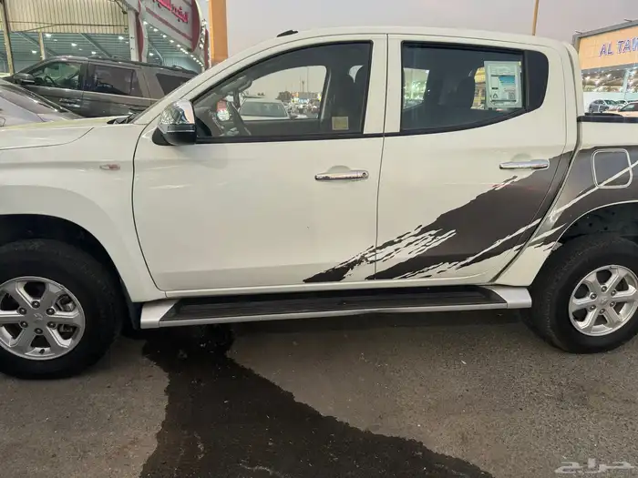 للبيع مستوبيشي L200 غمارتين بنزين 2022 4