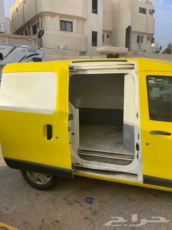 للبيع فان رينو موديل 2020 7