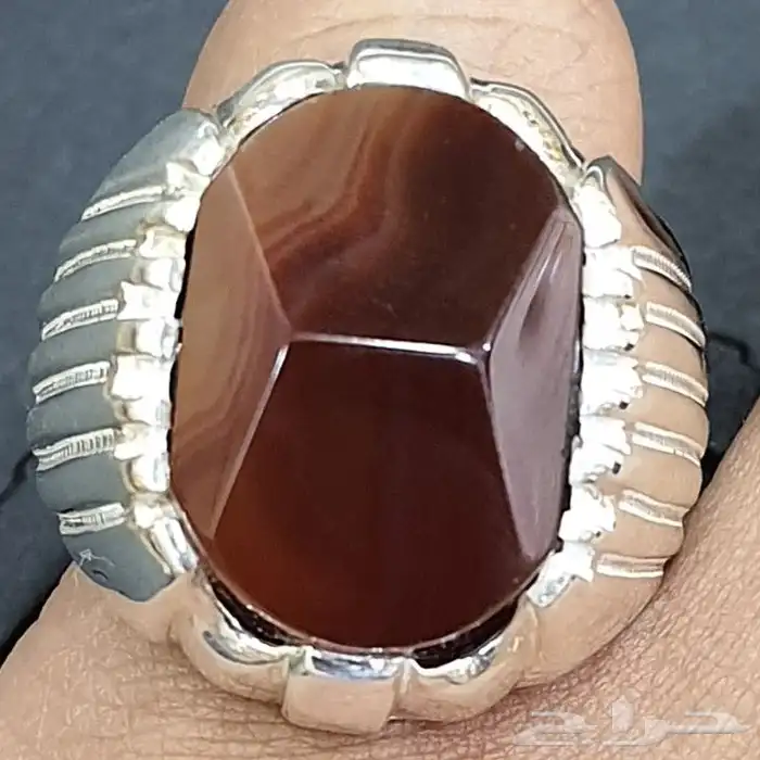 عقيق يماني كبدي مزعفر 0