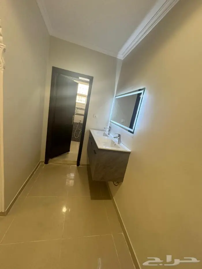 شقة للبيع حى النور ارضية جديدة 5 غرف 9