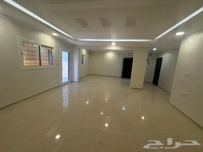 شقة للبيع حى النور ارضية جديدة 5 غرف 3