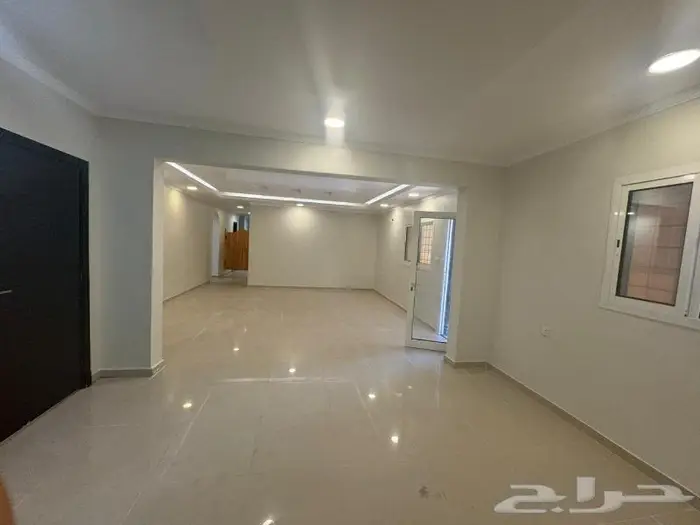 شقة للبيع حى النور ارضية جديدة 5 غرف 4