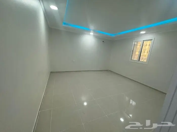 شقة للبيع حى النور ارضية جديدة 5 غرف 5