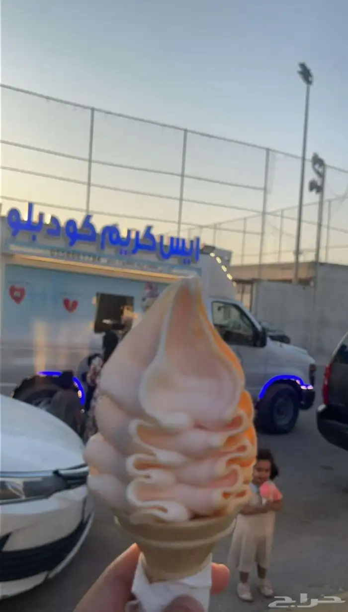 سيارة آيس كريم للبيع قمه في النظافه إستخدام بسيط وشبه جديده 3