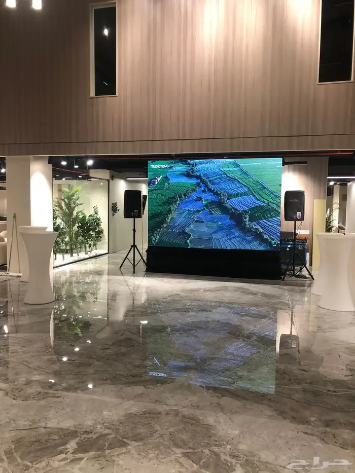 شاشات للايجار 4