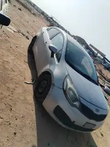 يوجد لدينا قطع غيار كيا ريو 2