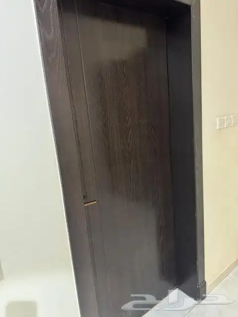 أبواب خشبية بحالة ممتازة 2
