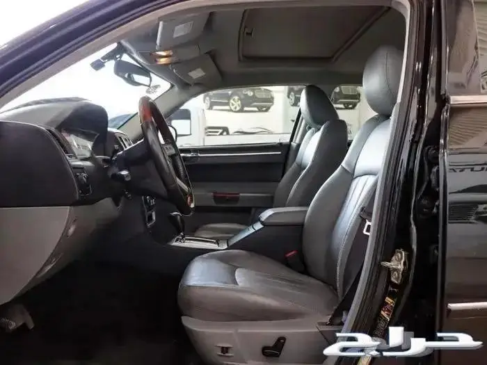 كرايزلر C300 موديل 2005 5