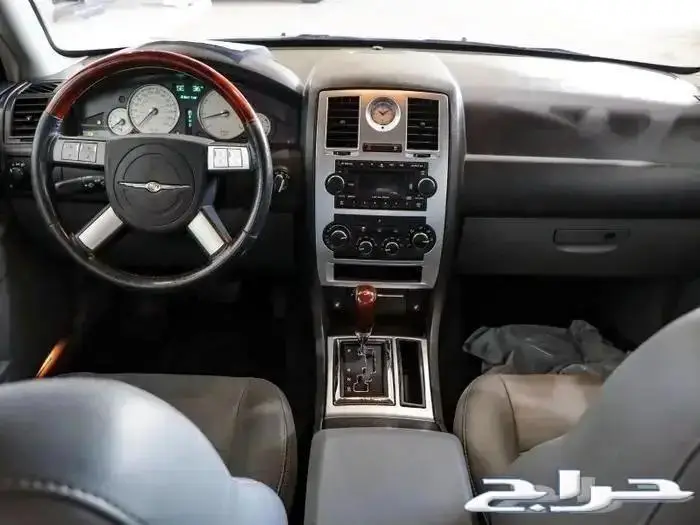 كرايزلر C300 موديل 2005 4