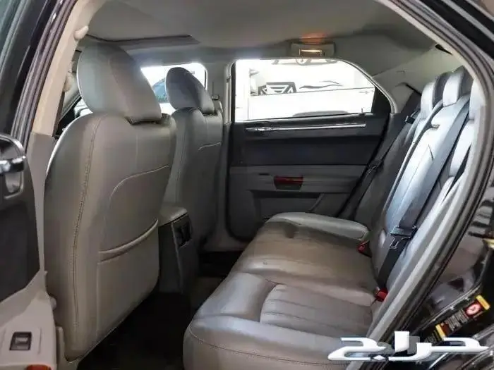 كرايزلر C300 موديل 2005 9