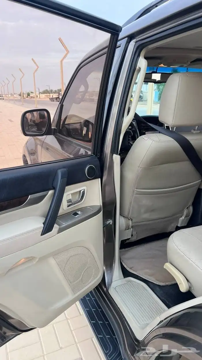 باجيرو 2016 GLS دفلك ثلاجة مكيفين تماتيك مكينة 3.8 30