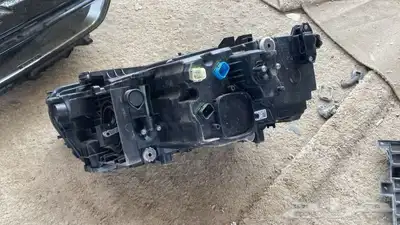 شمعه يمين 2023 BMW X7 2