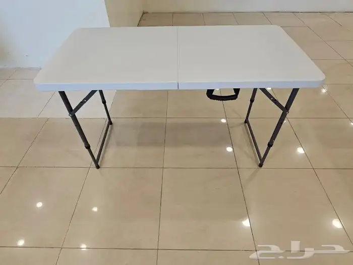 طاولات فايبر 4