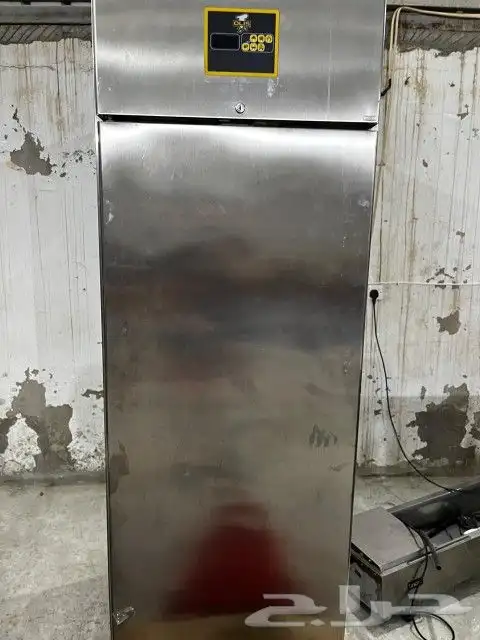 معدات مقهى نظيفه جدا مع ثلاجه عرض 2