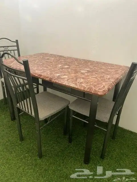 طاولة طعام للبيع 2