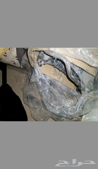 قطع غيار جيب شيروكي 4