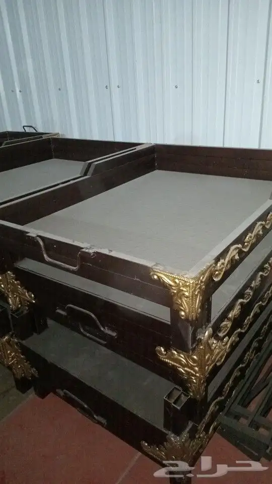 طاولات وكراسي 18