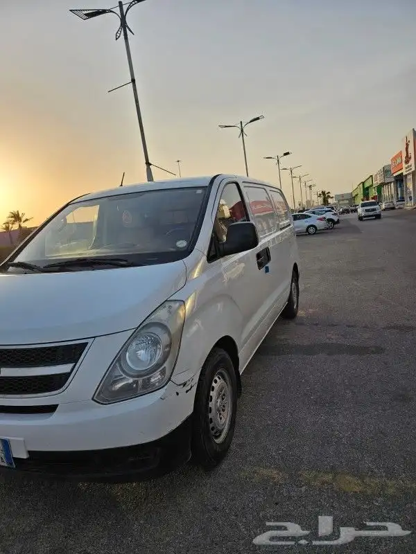 للبيع سيارة فان هونداي H1 موديل 3013 ماشي 300 الف كم نقل خا 9