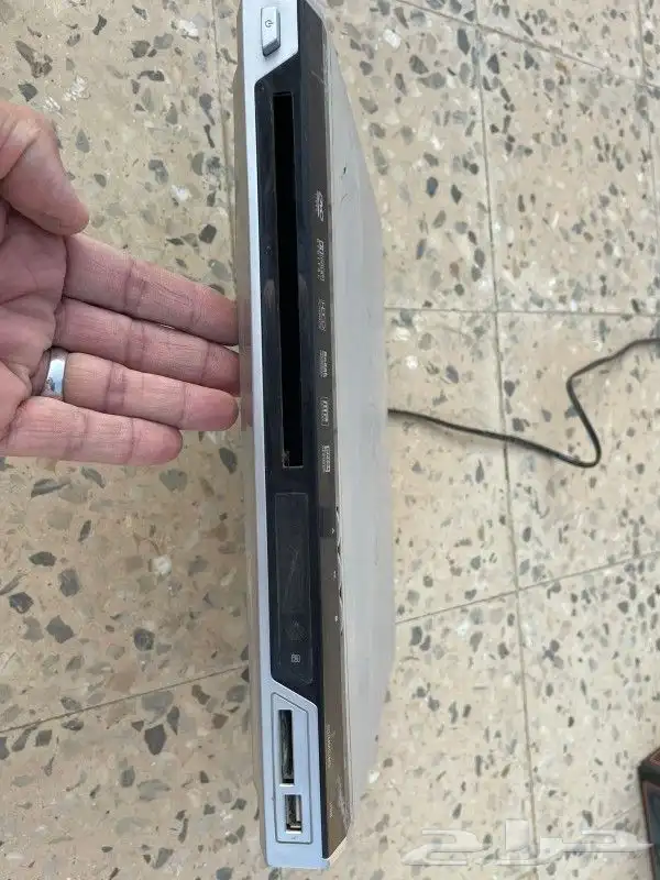 راديو سيارة وفيديو واشرطة فيديوا وكاسيت وجهاز للأطفال وتلفون 4