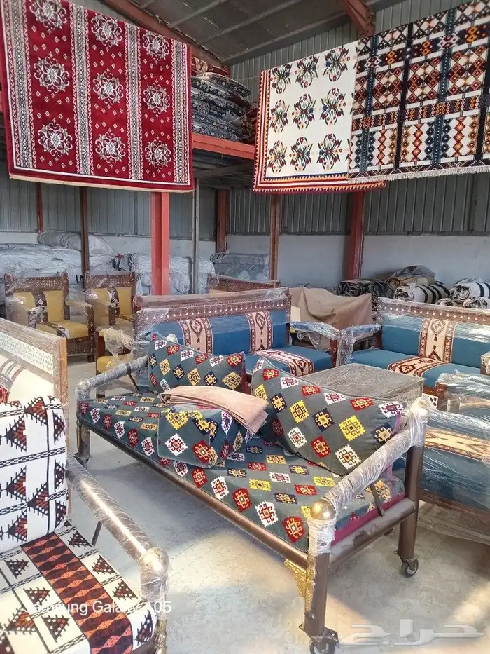 طاولات وكراسي 6