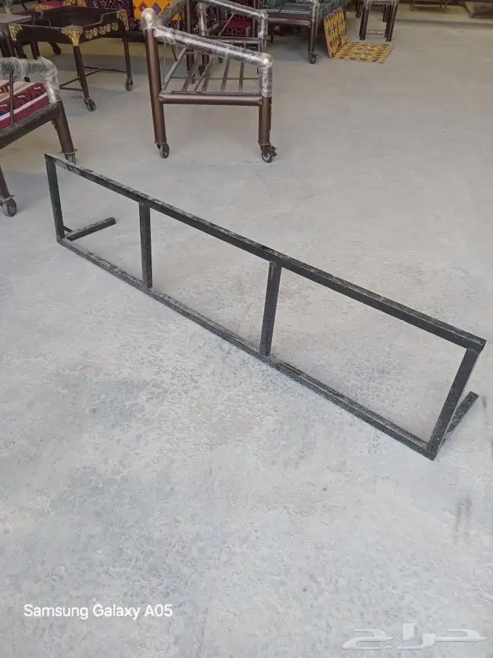 طاولات وكراسي 5