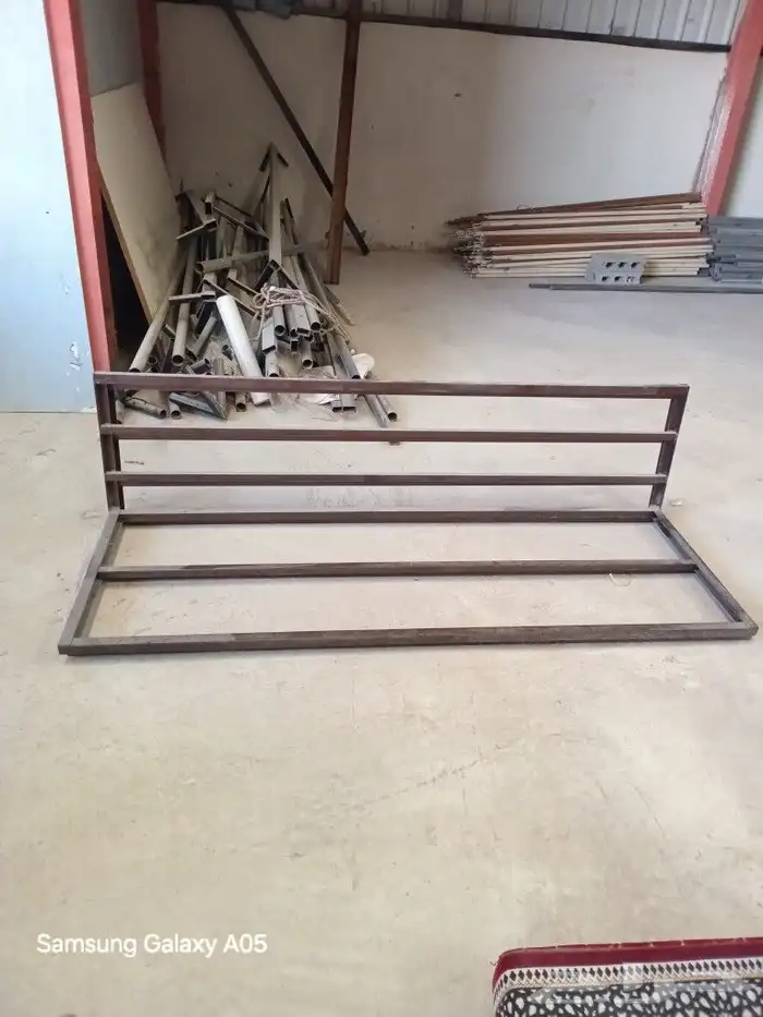 طاولات وكراسي 19