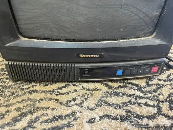 راديو سيارة وفيديو واشرطة فيديوا وكاسيت وجهاز للأطفال وتلفون 8