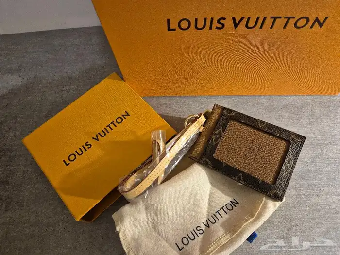Louis viutton Id holder حامل بطاقة لويس فيتون المنتج جديد 4