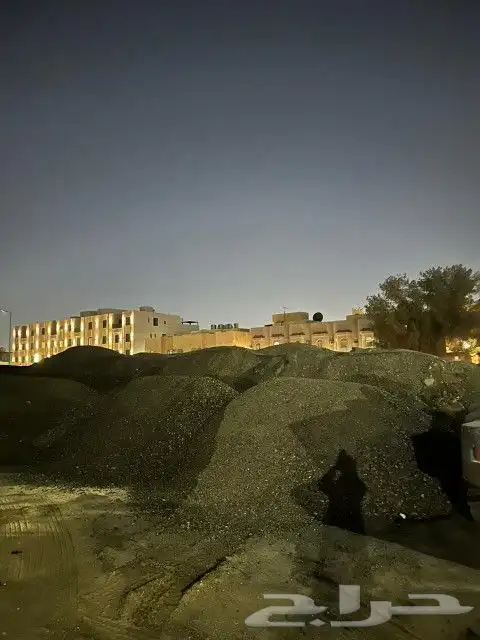 نقوم بأعمال الاسفلت المبشور والتوريد 3