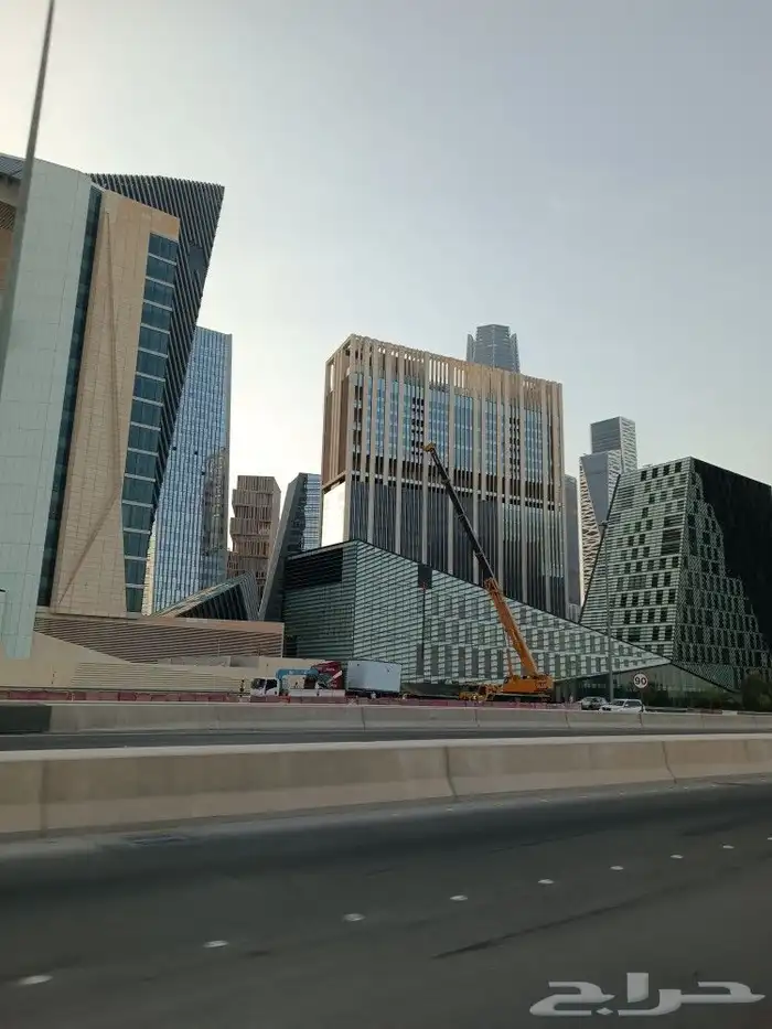 كرين 100طن للايجار TUV سفتي 2