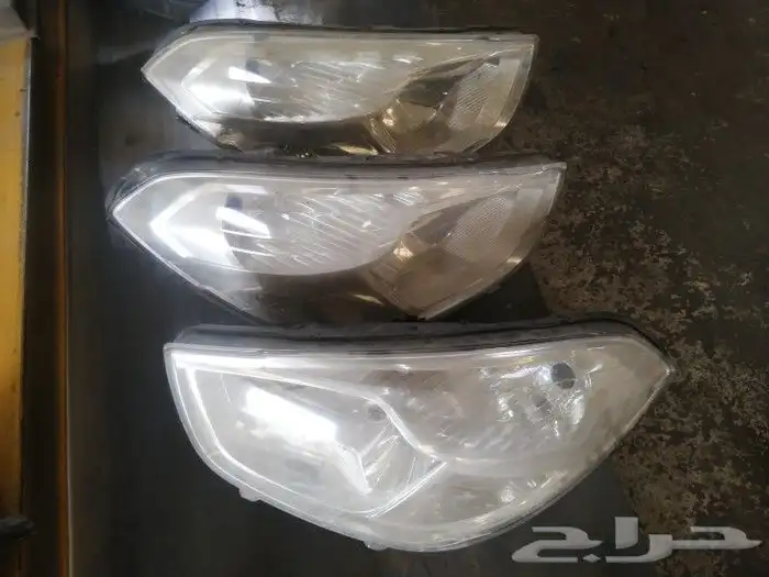 شمعات رينو دورنجو بحالة جيدة زجاج الشمعات و القالب سليم 0