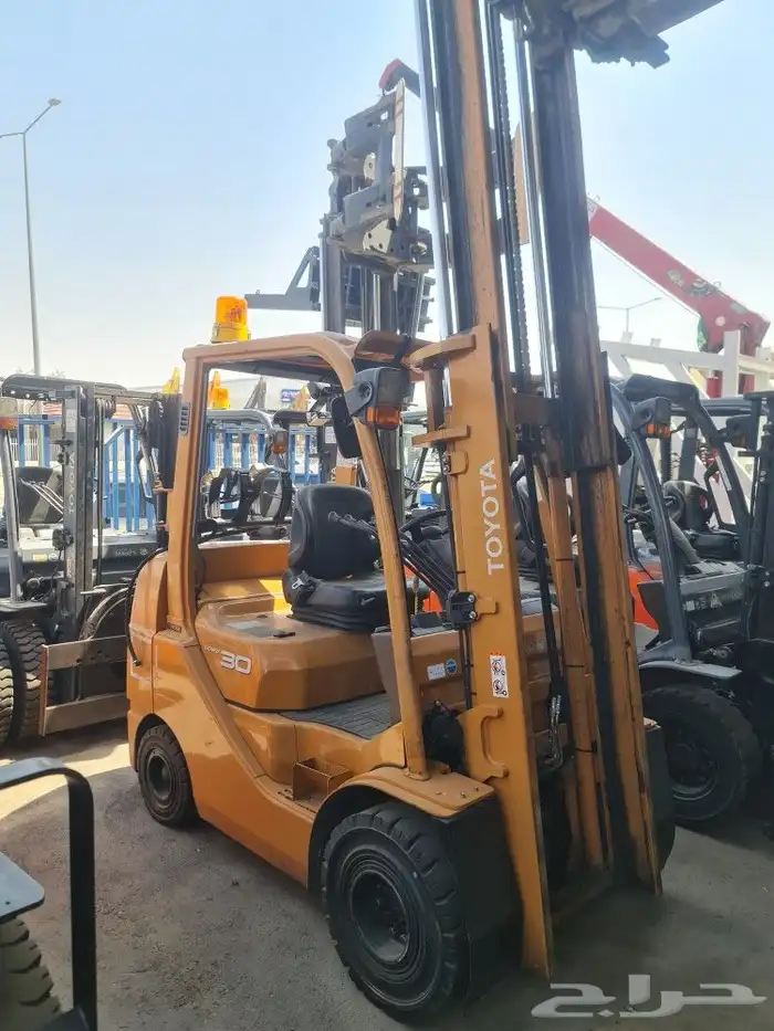 يوجد لدينا رافعات شوكيه مستورده نضيفه 6