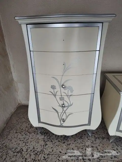يوجد (2) كومدينه   (1) شوفيره..استخدام نظيف جدا 2