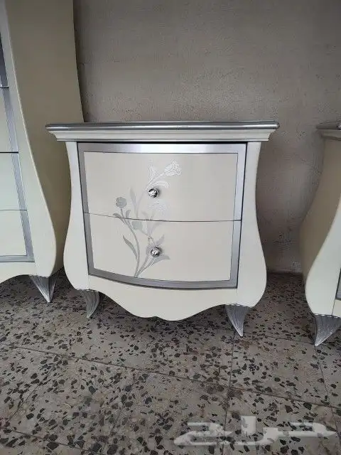 يوجد (2) كومدينه   (1) شوفيره..استخدام نظيف جدا 0
