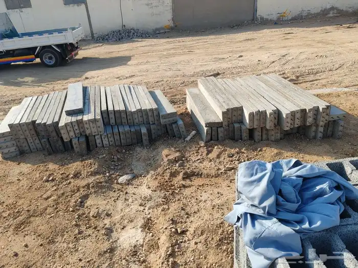 بطحه طرطشه أسمنت طوب عتب خرسانه قلاب تريلات بندوره 4