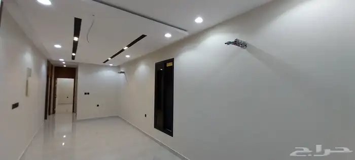 فلل نظام شقق دورين وملحق مودرن 300م منفصله حي الرحمانيه 7