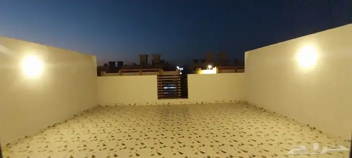فلل نظام شقق دورين وملحق مودرن 300م منفصله حي الرحمانيه 11