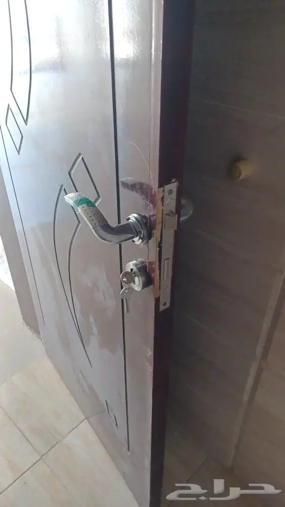 فتح جميع الأبواب باحترافية بدون خدش متاح 24 ساعة 2