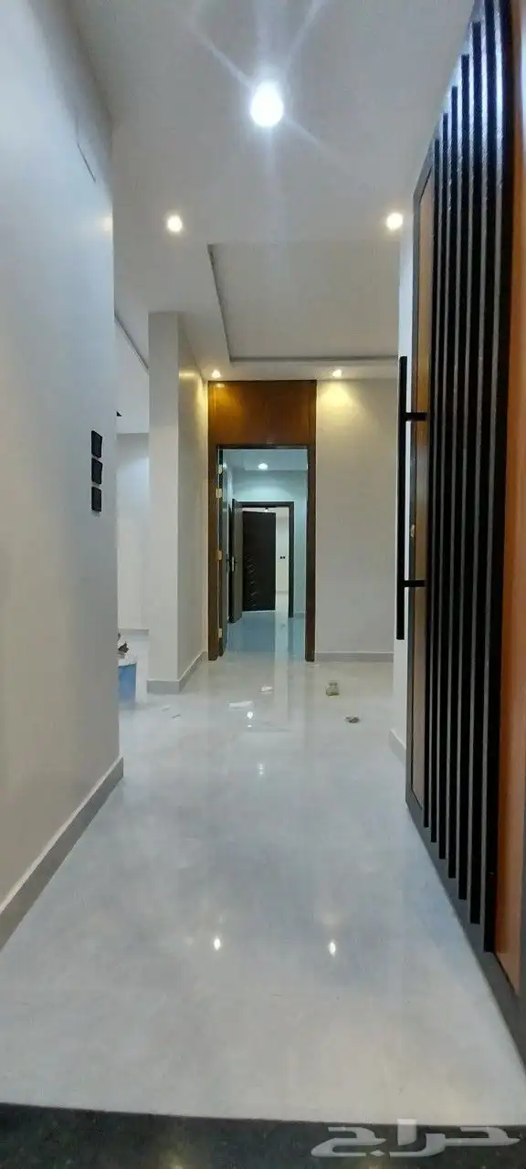 فلل نظام شقق دورين وملحق مودرن 300م منفصله حي الرحمانيه 3