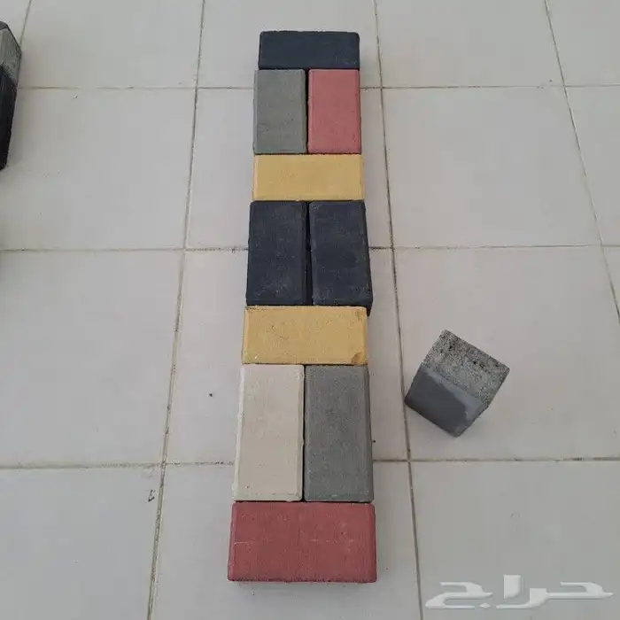 بطحه طرطشه أسمنت طوب عتب خرسانه قلاب تريلات بندوره 1