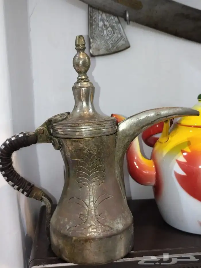 دلال قرشيات قصتها تقريبا وحده مشروطات 2