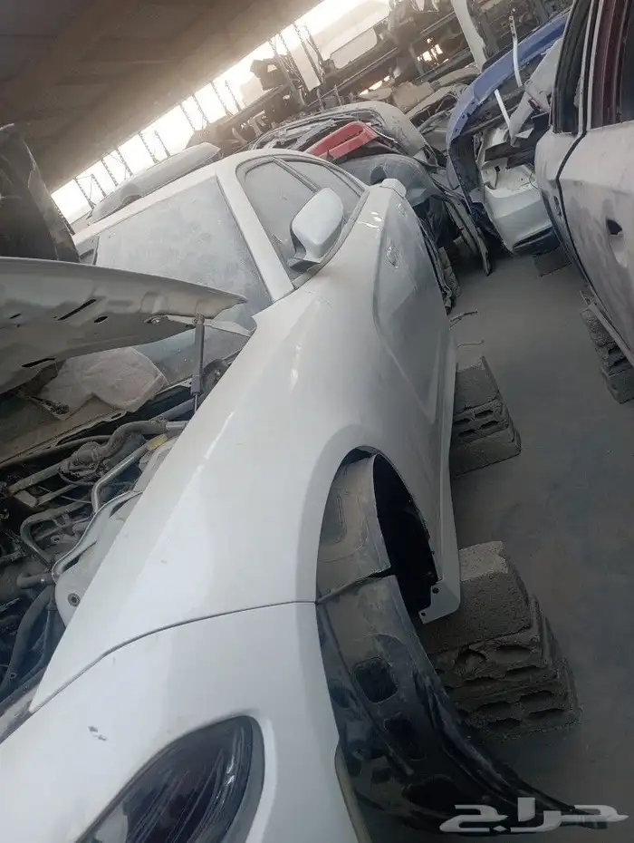 قطع غيار دودج تشارجر2015 6