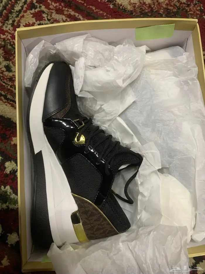 جزمه مايكل كورس الاصليه للبيع 3