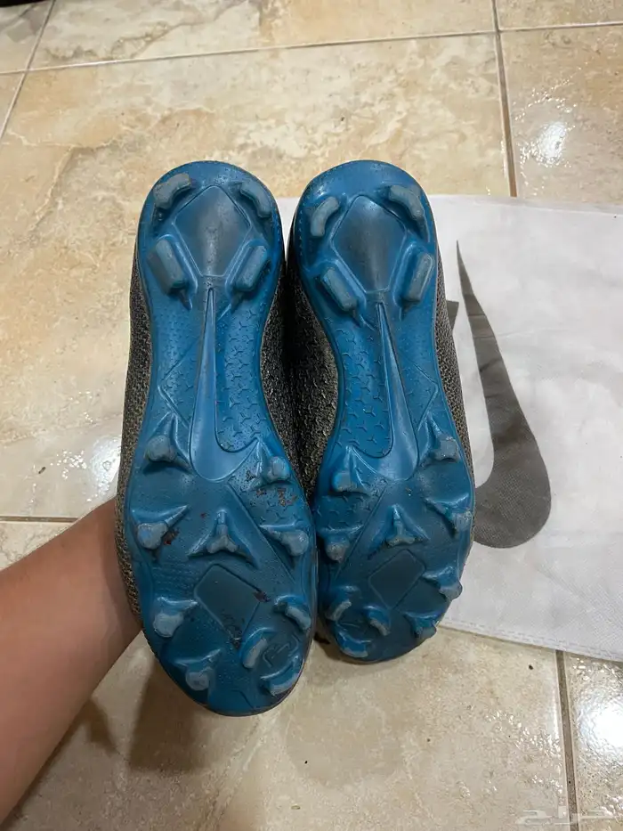 جوتي نايك للبيع مقاس39 ب 50 فقط 2